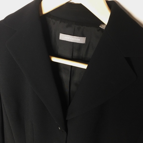 Ann Taylor • Black Blazer • Size 4 - Picture 4 of 5